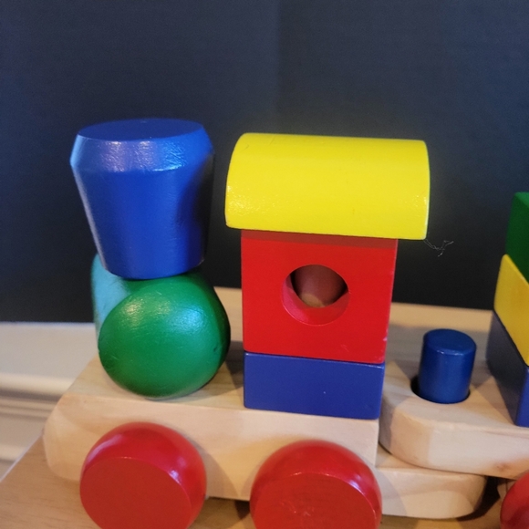 Melissa & Doug 18-piece Wooden Teain Set Ages 2+ - Picture 8 of 13